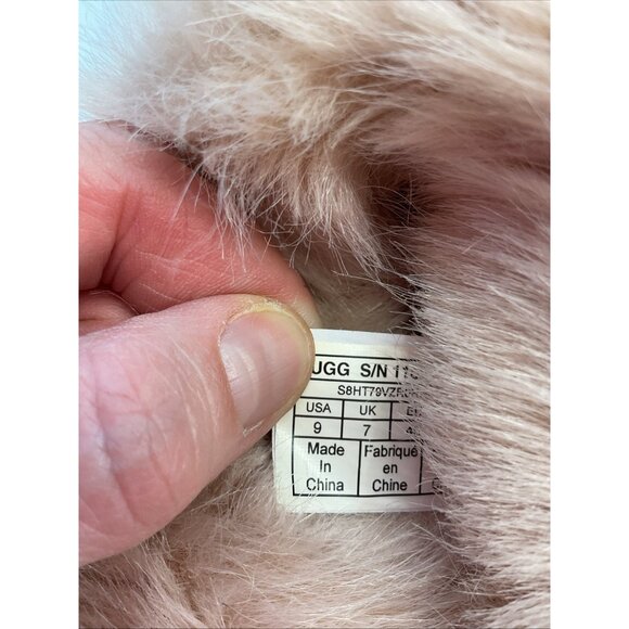 Ugg Amary Slippers Boots Size 9 Fuzzy Pink Comfy‎ - Picture 7 of 8